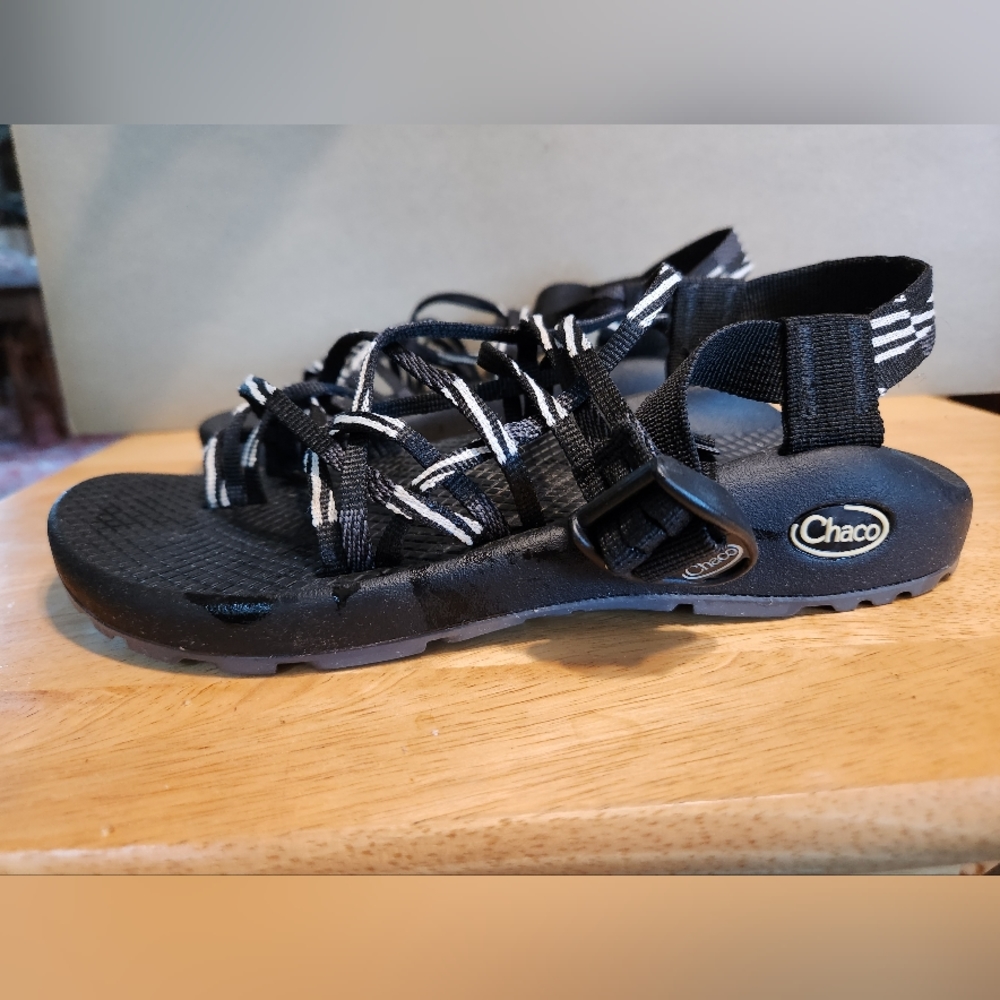 Women's size 8 Chaco Black Strapy Sandals - Used